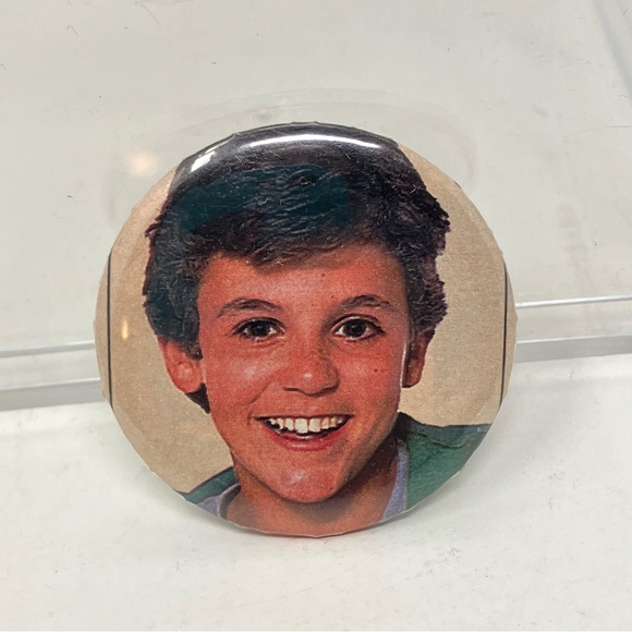 Fred Savage • Button Pin - Picture 1 of 2